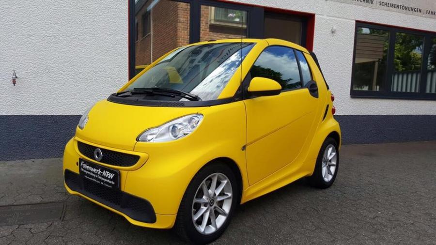 Smart ForTwo Cabrio in Matte Bright Yellow by Folienwerk-NRW '2016